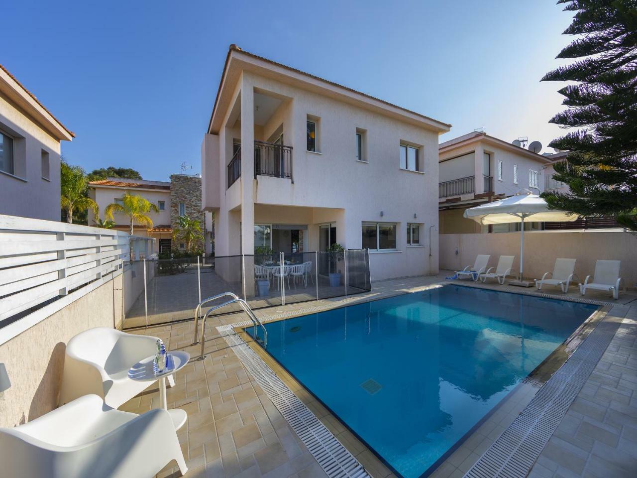 Villa Michelle 2 โปรทาราส ภายนอก รูปภาพ
